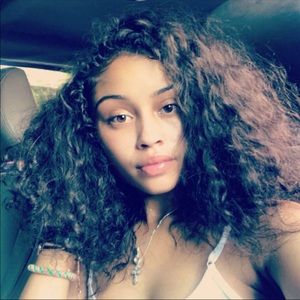 Meet your Posher, Devin